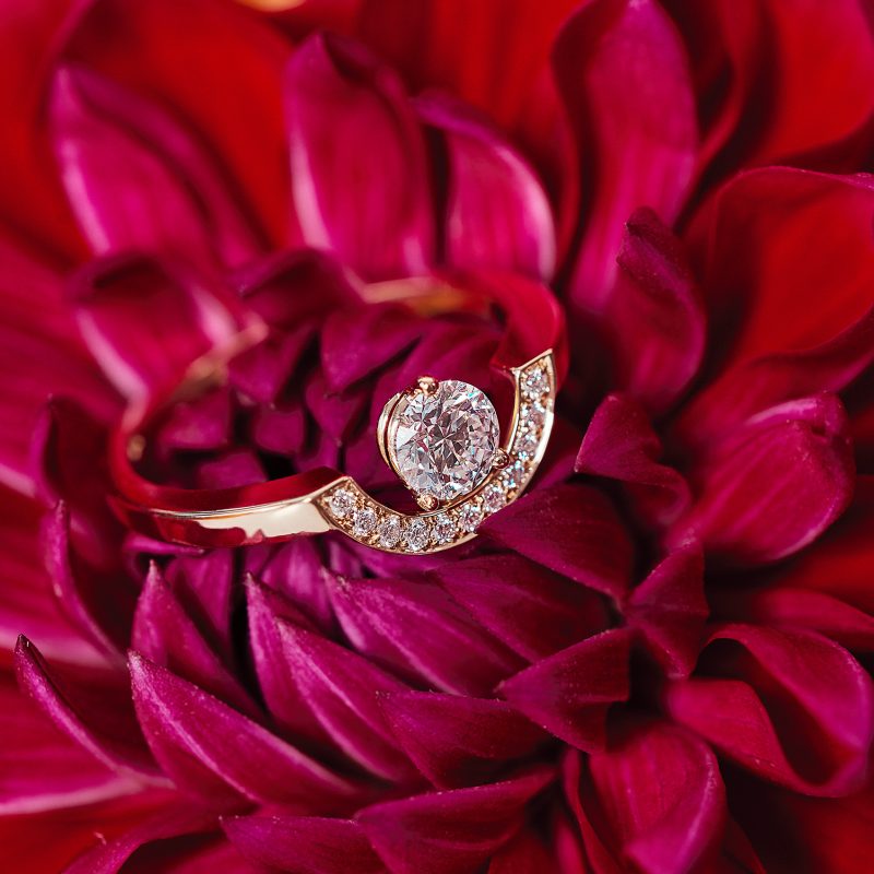Bague_Intrepide_petit_arc_0.25ct_pavee_-_Or_jaune_18k_-_diamant_ethique_-_Loyale_Paris
