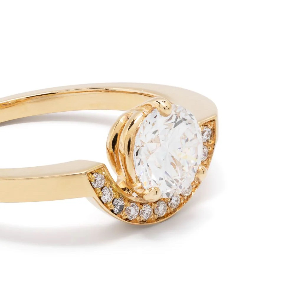 Ring Intrépide petit arc 1ct pavée - 18k yellow gold lab grown diamond Loyale Paris 4