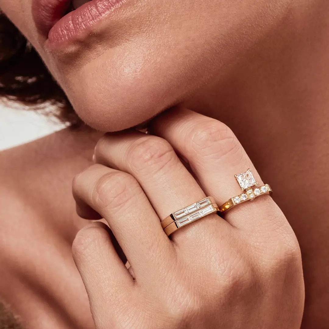 Alliance_Uraeus_droite_Baguette_-_Or_jaune_18k_-_diamant_ethique_-_Loyale_Paris_-_2